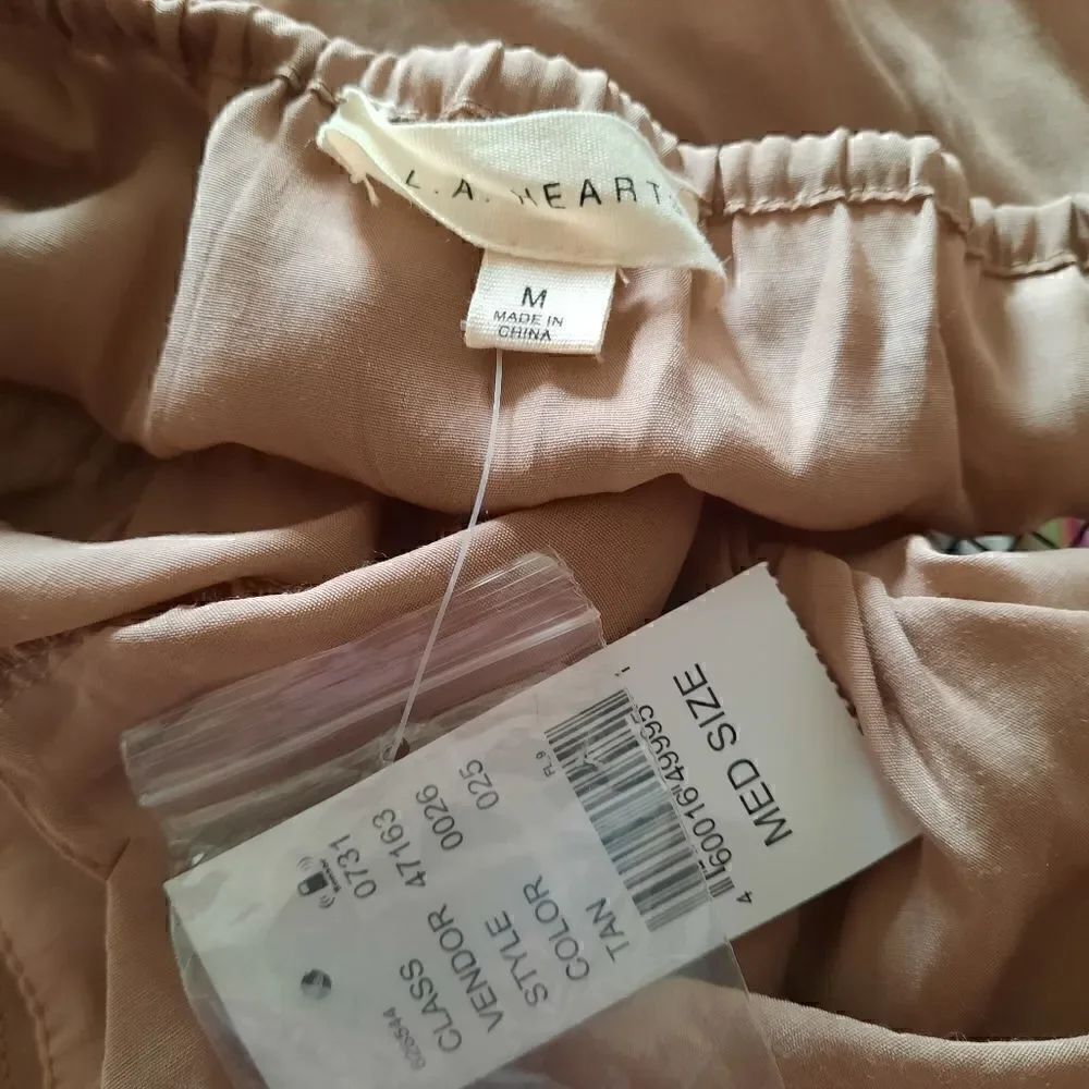 LA Hearts Button Front Cami Top - Picture 2 of 4